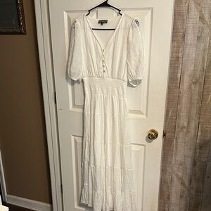 Chic White Elbow Sleeve Dress